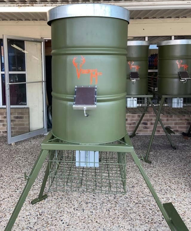 Vineyard Max 300lb Deer Feeder w/Galvanized Lid (VINEYARD300LB)